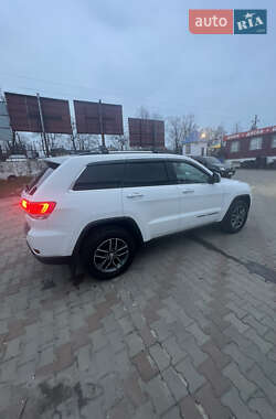 Внедорожник / Кроссовер Jeep Grand Cherokee 2017 в 