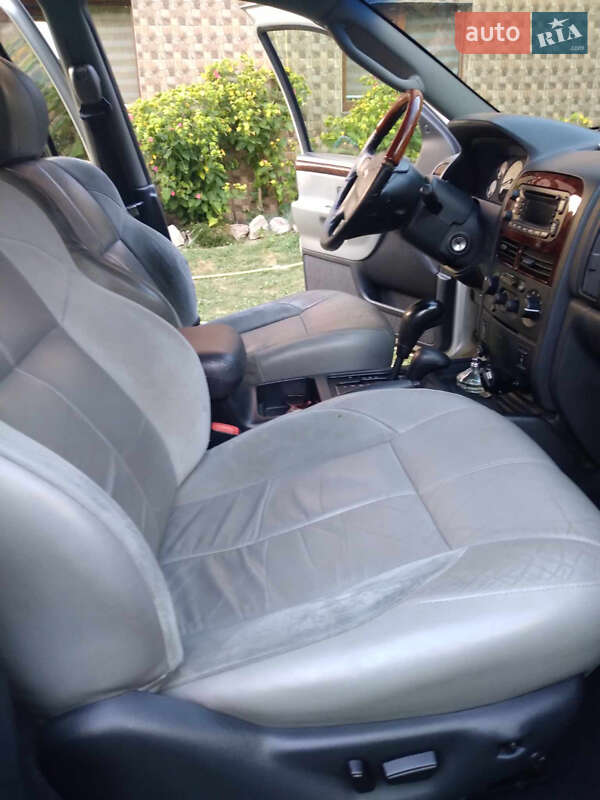 Внедорожник / Кроссовер Jeep Grand Cherokee 2003 в Тячеве