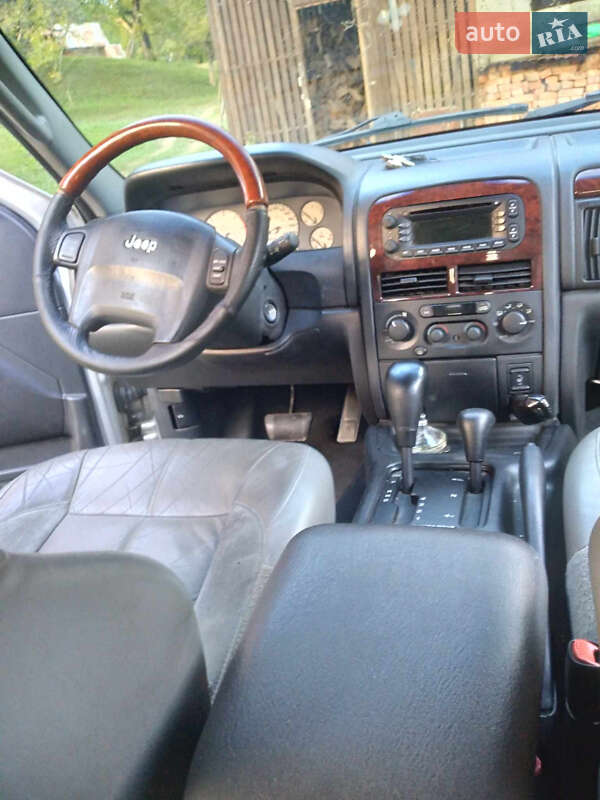 Внедорожник / Кроссовер Jeep Grand Cherokee 2003 в Тячеве