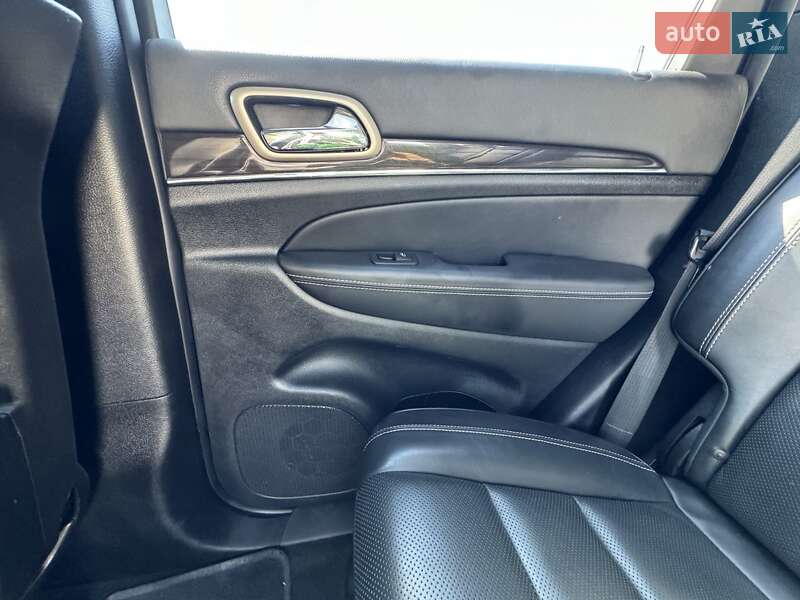 Внедорожник / Кроссовер Jeep Grand Cherokee 2014 в Киеве фото 14 Внедорожник / Кроссовер Jeep Grand Cherokee 2014 в Киеве