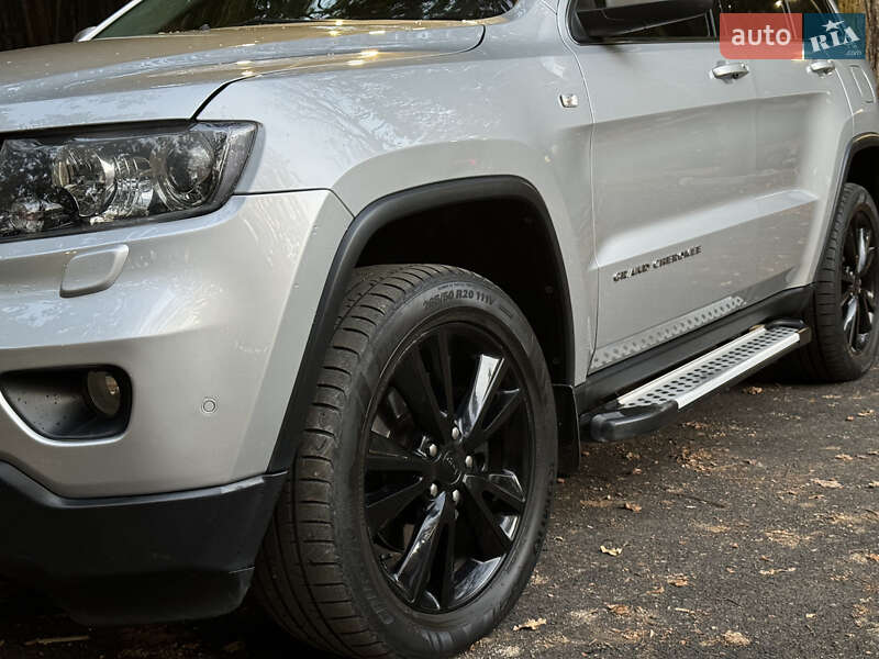 Внедорожник / Кроссовер Jeep Grand Cherokee 2012 в Ужгороде