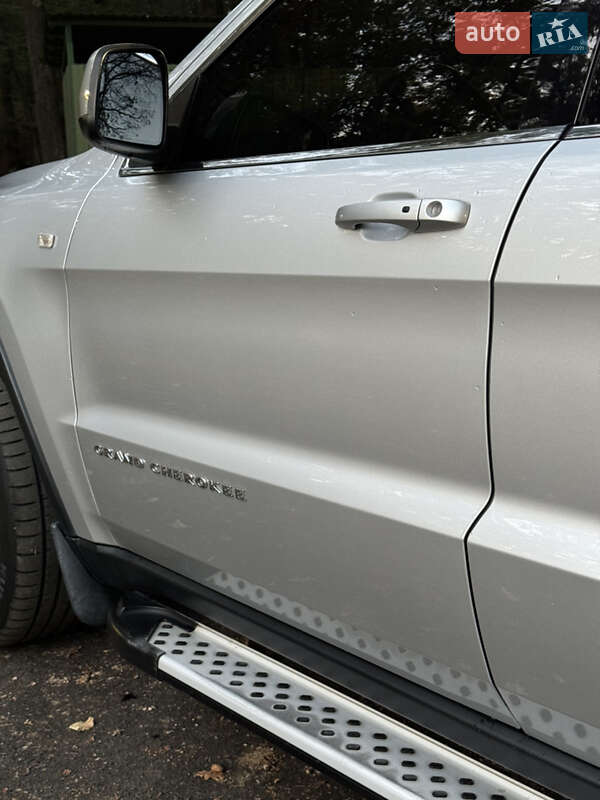 Внедорожник / Кроссовер Jeep Grand Cherokee 2012 в Ужгороде