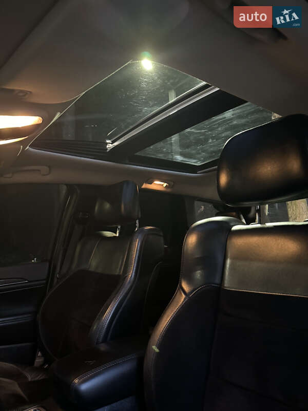 Внедорожник / Кроссовер Jeep Grand Cherokee 2012 в Ужгороде