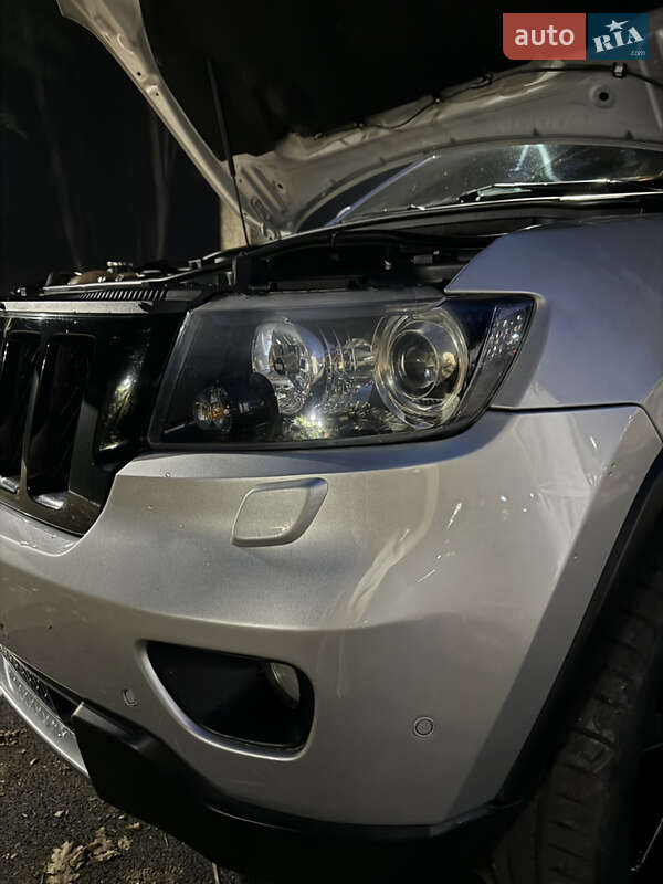 Внедорожник / Кроссовер Jeep Grand Cherokee 2012 в Ужгороде