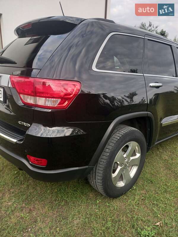 Внедорожник / Кроссовер Jeep Grand Cherokee 2012 в Каменец-Подольском
