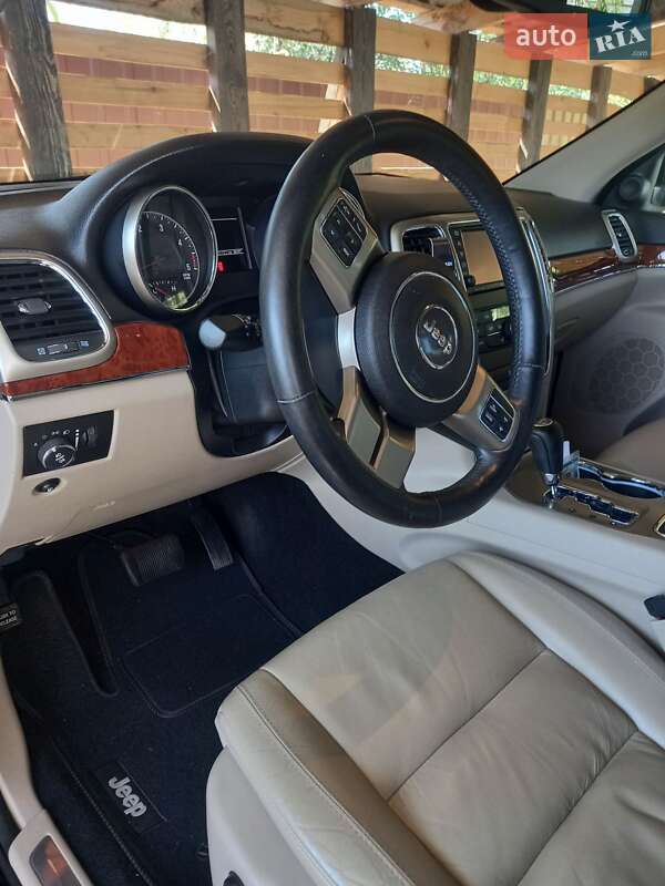 Внедорожник / Кроссовер Jeep Grand Cherokee 2012 в Каменец-Подольском