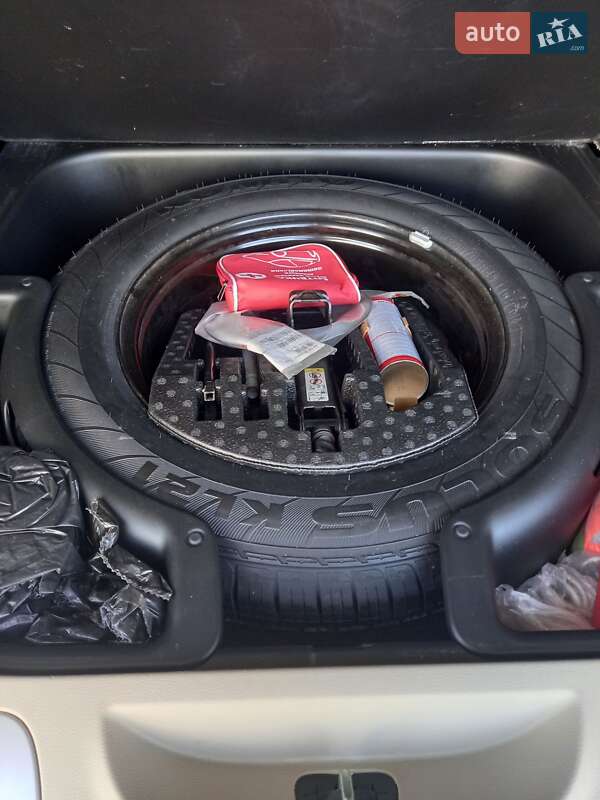 Внедорожник / Кроссовер Jeep Grand Cherokee 2012 в Каменец-Подольском