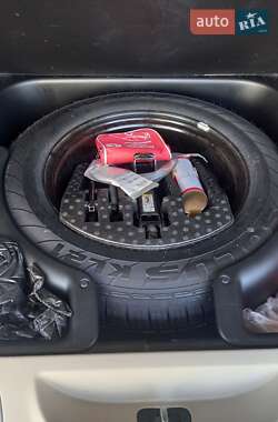 Внедорожник / Кроссовер Jeep Grand Cherokee 2012 в 