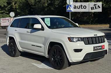 Внедорожник / Кроссовер Jeep Grand Cherokee 2017 в Киеве