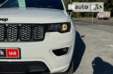 Внедорожник / Кроссовер Jeep Grand Cherokee 2017 в Киеве