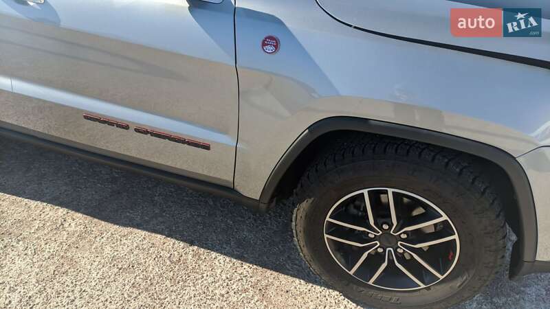 Позашляховик / Кросовер Jeep Grand Cherokee 2020 в Києві