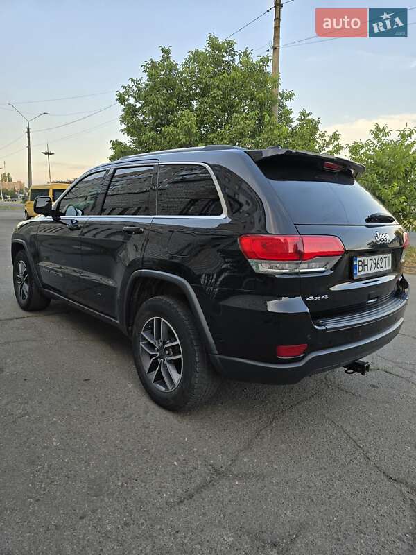 Внедорожник / Кроссовер Jeep Grand Cherokee 2018 в Николаеве