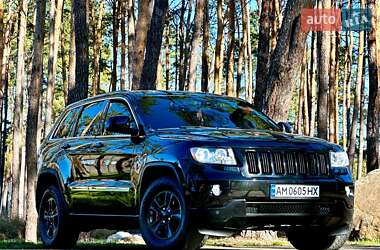 Внедорожник / Кроссовер Jeep Grand Cherokee 2012 в 