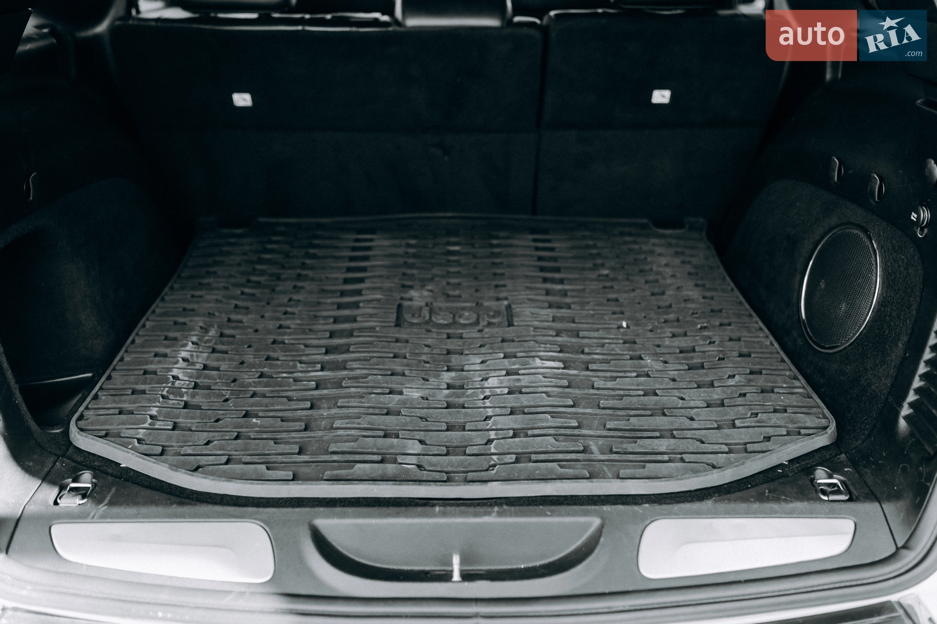 2014 Jeep Grand Cherokee - мініатюра 12