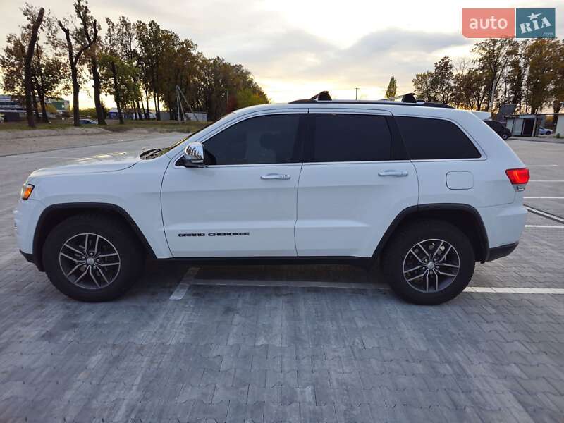 Внедорожник / Кроссовер Jeep Grand Cherokee 2017 в Киеве