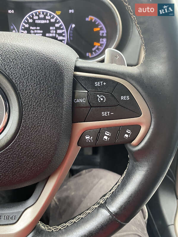 Внедорожник / Кроссовер Jeep Grand Cherokee 2014 в Чернигове