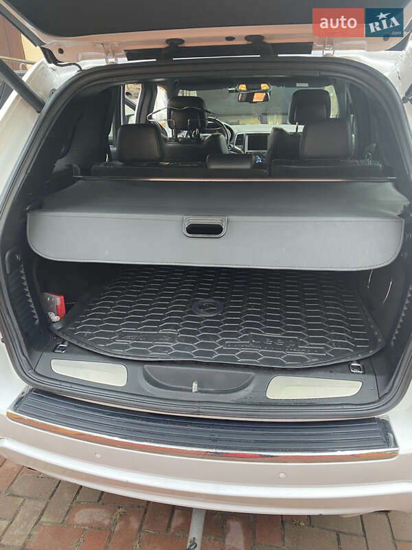 Внедорожник / Кроссовер Jeep Grand Cherokee 2014 в Чернигове