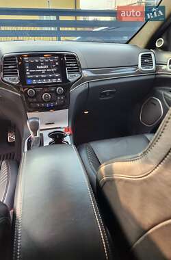 Позашляховик / Кросовер Jeep Grand Cherokee 2020 в 