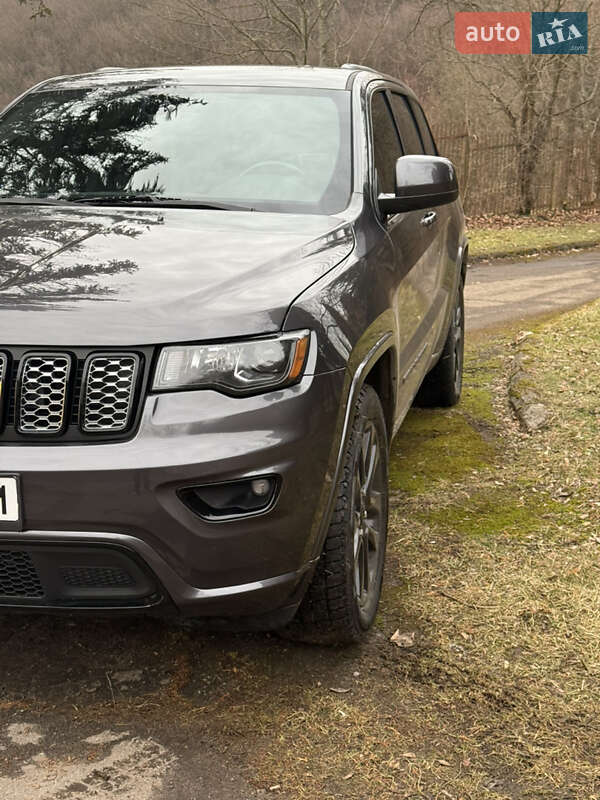Внедорожник / Кроссовер Jeep Grand Cherokee 2019 в Львове