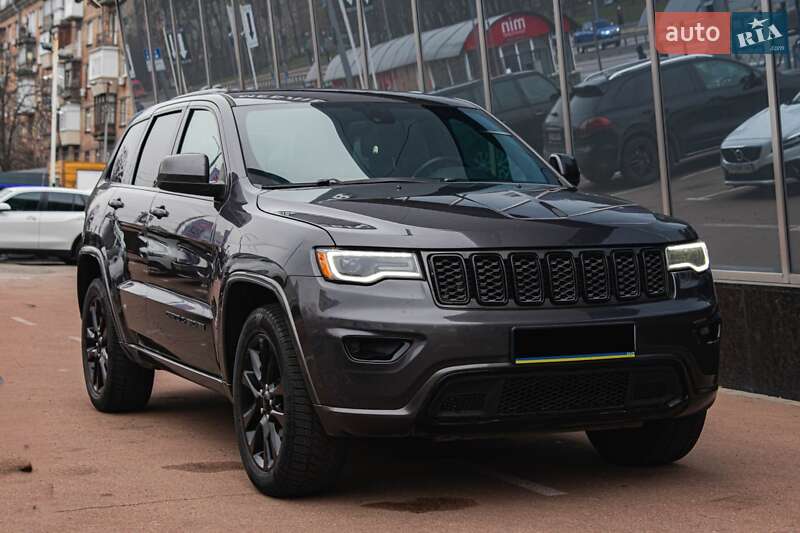 Позашляховик / Кросовер Jeep Grand Cherokee 2017 в Києві