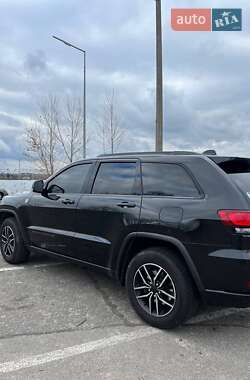 Внедорожник / Кроссовер Jeep Grand Cherokee 2018 в 