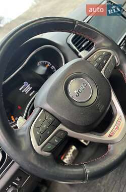 Внедорожник / Кроссовер Jeep Grand Cherokee 2018 в 