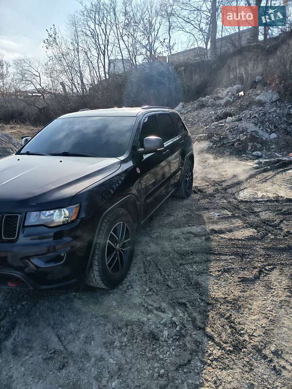 Внедорожник / Кроссовер Jeep Grand Cherokee 2017 в Хмельницком
