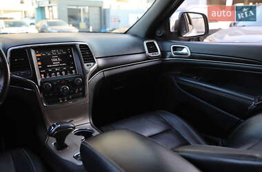 Внедорожник / Кроссовер Jeep Grand Cherokee 2013 в 
