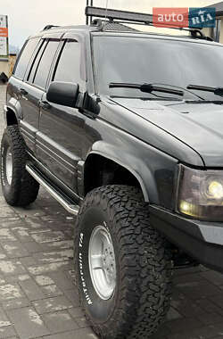 Внедорожник / Кроссовер Jeep Grand Cherokee 1996 в Хусте