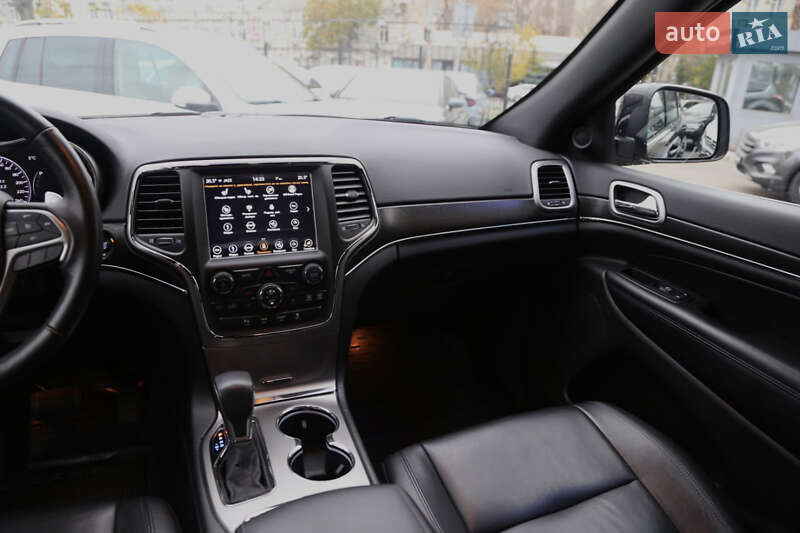 Внедорожник / Кроссовер Jeep Grand Cherokee 2018 в Киеве фото 27 Внедорожник / Кроссовер Jeep Grand Cherokee 2018 в Киеве