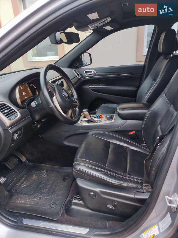 Внедорожник / Кроссовер Jeep Grand Cherokee 2016 в Черкассах