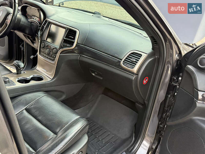 Внедорожник / Кроссовер Jeep Grand Cherokee 2013 в Тячеве