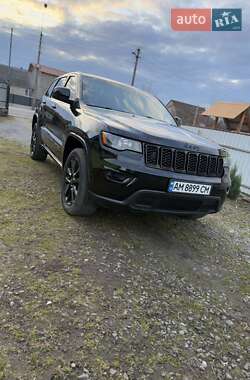 Внедорожник / Кроссовер Jeep Grand Cherokee 2017 в Житомире