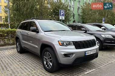 Позашляховик / Кросовер Jeep Grand Cherokee 2016 в Києві