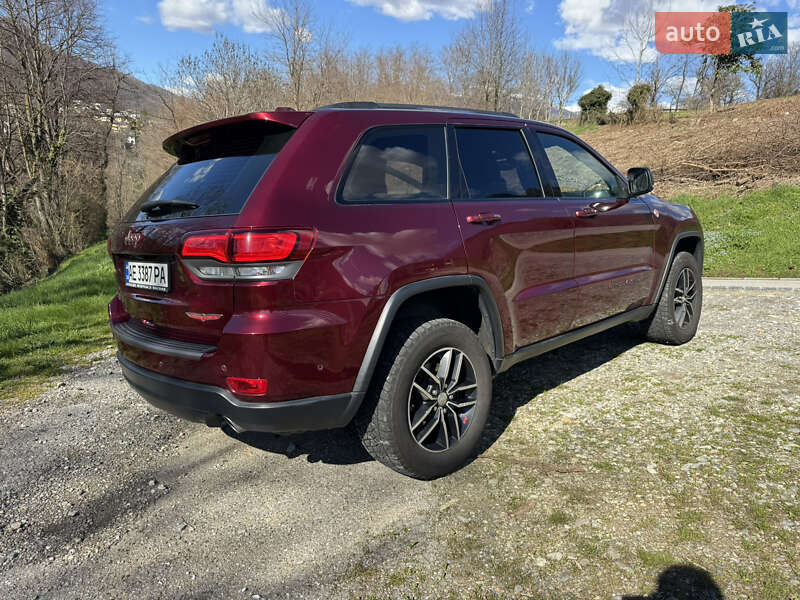 Внедорожник / Кроссовер Jeep Grand Cherokee 2016 в Киеве
