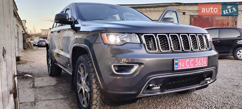Позашляховик / Кросовер Jeep Grand Cherokee 2018 в Львові