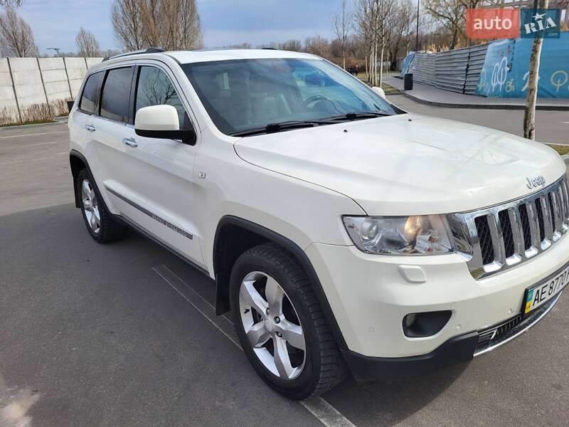 Позашляховик / Кросовер Jeep Grand Cherokee 2012 в 