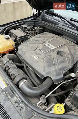 Внедорожник / Кроссовер Jeep Grand Cherokee 2012 в 