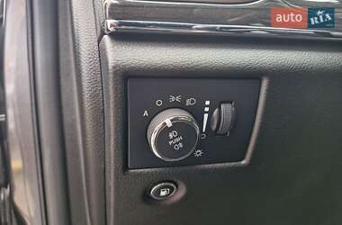 Позашляховик / Кросовер Jeep Grand Cherokee 2014 в 