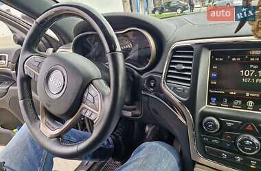 Позашляховик / Кросовер Jeep Grand Cherokee 2014 в 