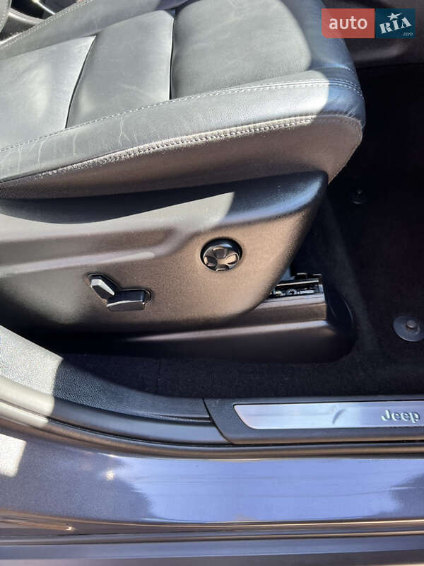 Внедорожник / Кроссовер Jeep Grand Cherokee 2019 в Ровно фото 59 Внедорожник / Кроссовер Jeep Grand Cherokee 2019 в Ровно