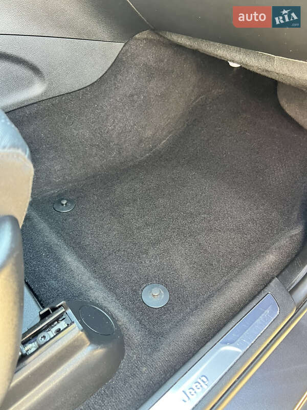 Внедорожник / Кроссовер Jeep Grand Cherokee 2019 в Ровно фото 64 Внедорожник / Кроссовер Jeep Grand Cherokee 2019 в Ровно