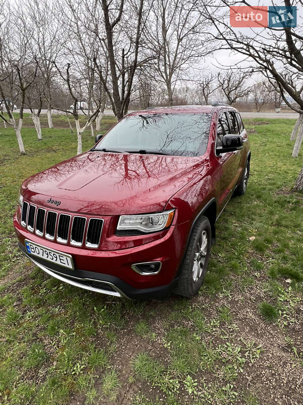 Позашляховик / Кросовер Jeep Grand Cherokee 2014 в 