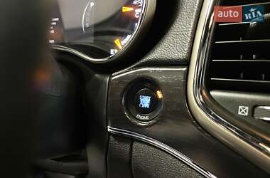 Внедорожник / Кроссовер Jeep Grand Cherokee 2014 в 