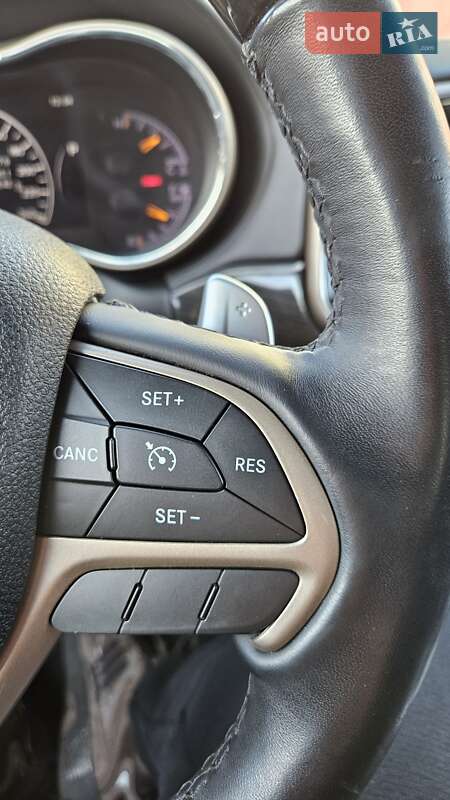 Позашляховик / Кросовер Jeep Grand Cherokee 2014 в Києві