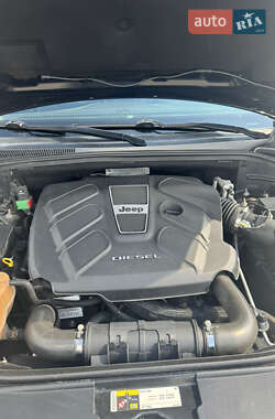 Внедорожник / Кроссовер Jeep Grand Cherokee 2013 в 