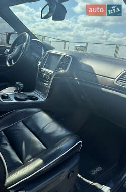 Внедорожник / Кроссовер Jeep Grand Cherokee 2013 в 