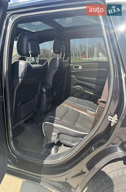 Внедорожник / Кроссовер Jeep Grand Cherokee 2013 в 