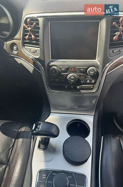 Внедорожник / Кроссовер Jeep Grand Cherokee 2013 в 