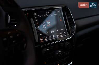 Внедорожник / Кроссовер Jeep Grand Cherokee 2020 в 